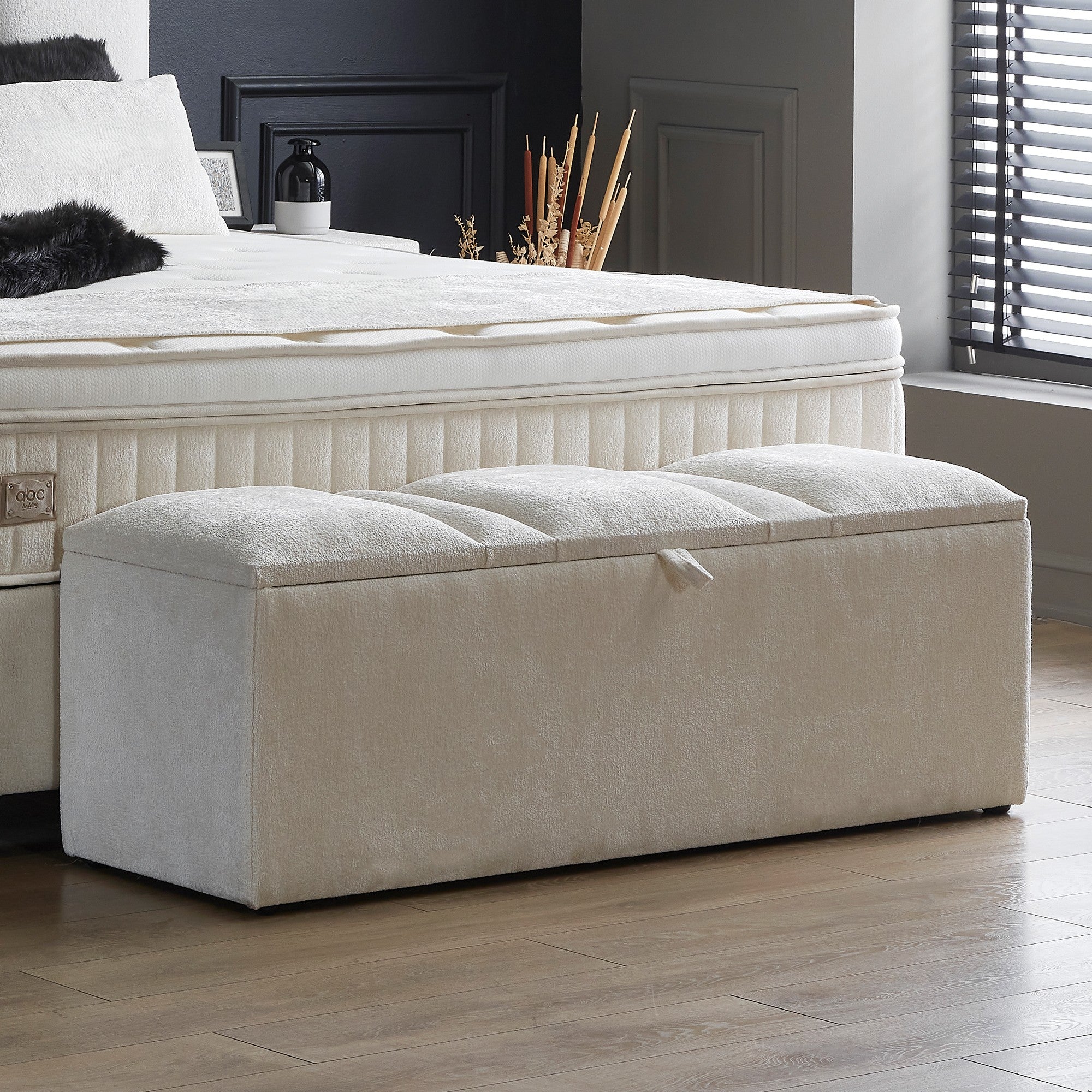 Bettbänke & Poufs
